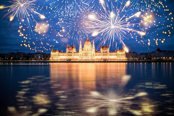 Fireworks Display Budapest Happy New Year — Stock Photo, Image