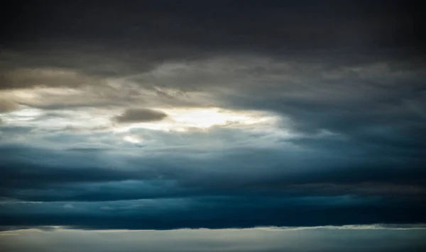 Dunkelblauer Himmel Bei Sonnenuntergang — Stockfoto