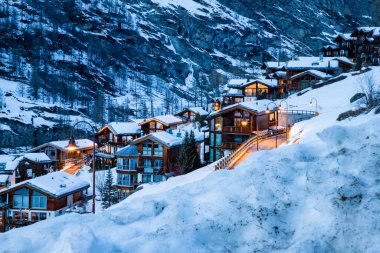 Zermatt 'tan Matterhorn zirvesine inanılmaz bir manzara