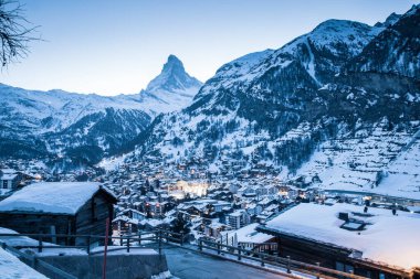 Zermatt 'tan Matterhorn zirvesine inanılmaz bir manzara
