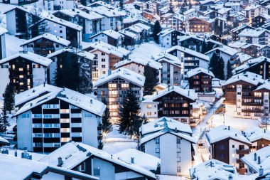 Zermatt 'tan Matterhorn zirvesine inanılmaz bir manzara