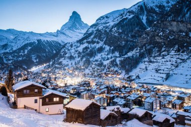 Zermatt 'tan Matterhorn zirvesine inanılmaz bir manzara