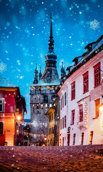 Winternacht Der Mittelalterlichen Stadt Sighisoara — Stockfoto