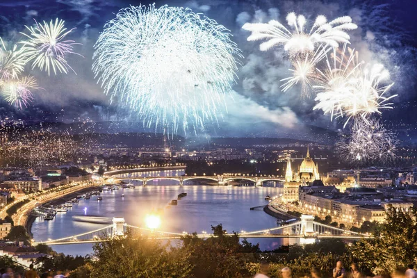 Tűzijáték Magyar Parlament Körül Újév Budapest — Stock Fotó