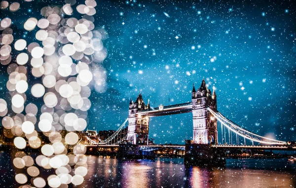 Londra Kulesi Nde Gece Vakti Yılbaşı Işıkları Kar — Stok fotoğraf