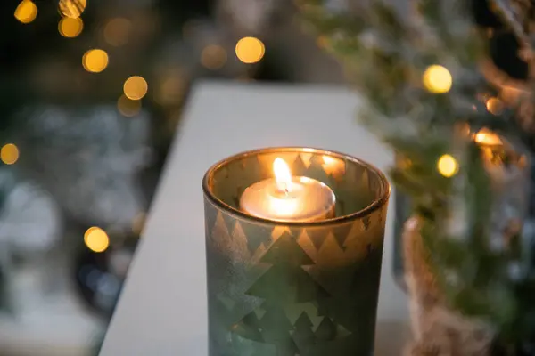 Bruciando Candele Natale Luce Bokeh — Foto Stock
