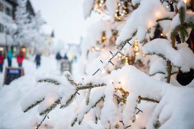 Küçük bir Alman köyünde Noel zamanı