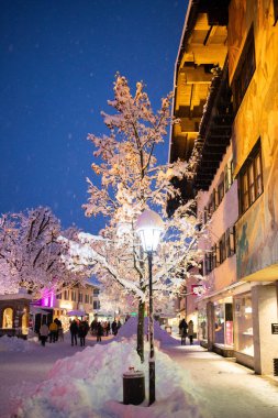 Küçük bir Alman köyünde Noel zamanı