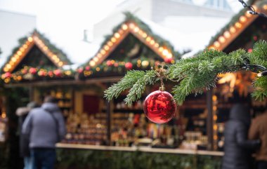 Küçük bir Alman köyünde Noel zamanı