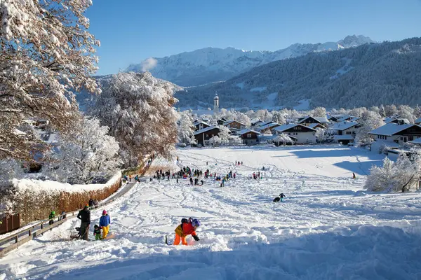 Iarna Micul Sat German Acoperit Zăpadă Garmish Partenkirchen — Fotografie, imagine de stoc