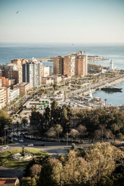 Gün batımı pankartıyla Malaga 'ya bak
