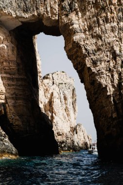 Zakynthos adasının mavi mağaraları