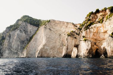 Zakynthos adasının mavi mağaraları