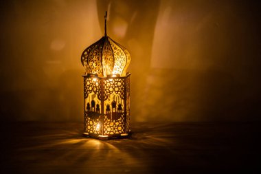 Bayram bayramında Mübarek bayramı feneri