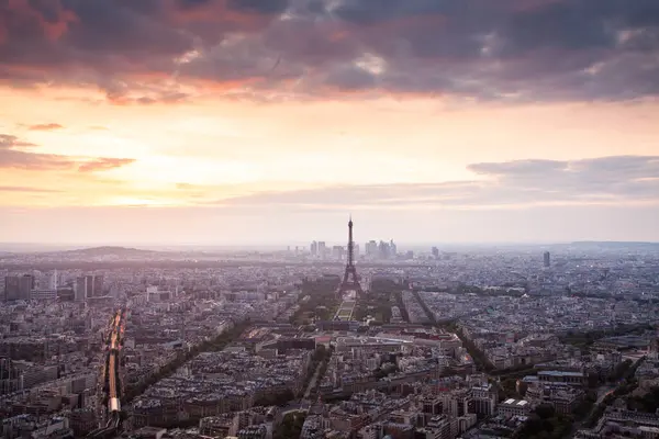 Paris Fransa Gün Batımında Eyfel Kulesi Ile Gökyüzü — Stok fotoğraf