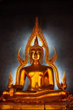 altın bir buda heykeli