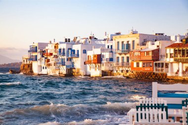 Yunanistan 'ın güzel Mykonos adası - lüks seyahat merkezi - Yunan adaları