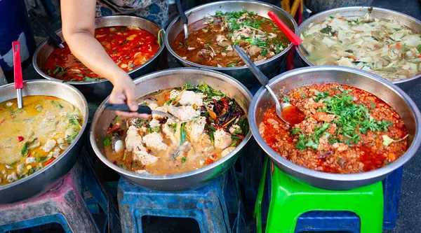 Deliciosa Comida Fresca Tailandesa Rua — Fotografia de Stock