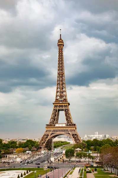 パリのスカイラインとエッフェル塔 フランスの日没 — ストック写真