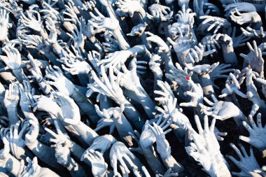 CHIANG RAI, THAILAND - Şubat 2019: Wat Rong Khun Tayland, Chiang Rai 'deki ünlü Beyaz Tapınak