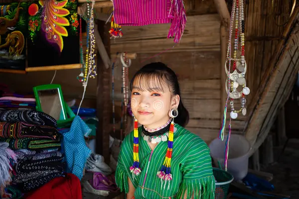 Chiang Mai Thailand Februar 2019 Hill Stammekvinde Sælger Sine Varer - Stock-foto