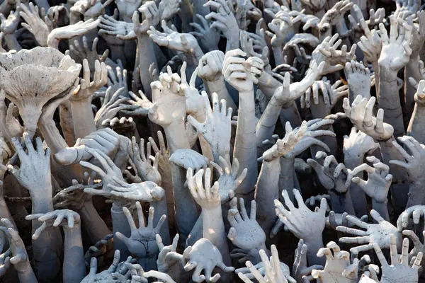 CHIANG RAI, THAILAND - Şubat 2019: Wat Rong Khun Tayland, Chiang Rai 'deki ünlü Beyaz Tapınak