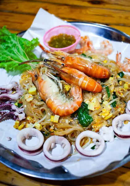 Čerstvé Mořské Plody Pad Thai Talíři Stock Fotografie