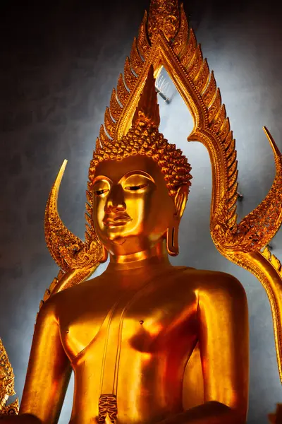 Altın Bir Buda Heykeli Stok Fotoğraf