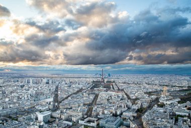 Eiffel Kulesi Fransa ile Paris 'in hava manzarası