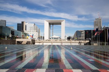 PARIS, FRANCE - 30 Mart 2024: La Defense, Paris, Fransa 'daki modern iş binaları