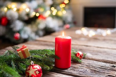  Kırsal ağaçta kırmızı Noel Mumları 