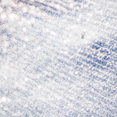 Noel ışıkları bulanık bokeh. Sihirli tatil soyut glitter arka plan yıldızlar yanıp sönen ve kar taneleri düşüyor.