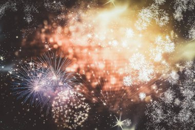 Yeni yılda havai fişekler ve kopyalama alanı - soyut tatil arkaplanı