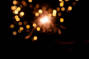 maytap ve Noel ışıkları ahşap arka plan üzerine yazma