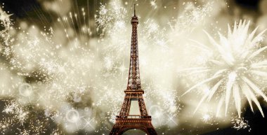 Paris 'te Eyfel Kulesi üzerinde havai fişek gösterisi