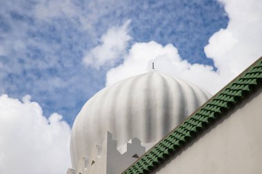 Ischia İtalya 'daki güzel beyaz cami.