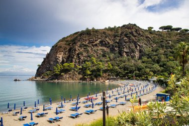 Güzel Negombo plajı. Ischia, İtalya