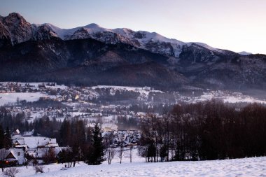 zakopane ve yüksek Tatralar kış gecesinde Polonya