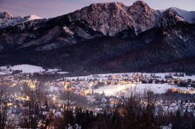 zakopane ve yüksek Tatralar kış gecesinde Polonya