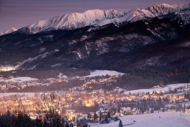 zakopane ve yüksek Tatralar kış gecesinde Polonya