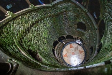 Regaleira Sarayı veya Quinta da Regaleira, Portekiz 'in Sintra şehrinde yer alan bir Gotik quinta.