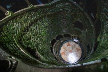 Regaleira Sarayı veya Quinta da Regaleira, Portekiz 'in Sintra şehrinde yer alan bir Gotik quinta.