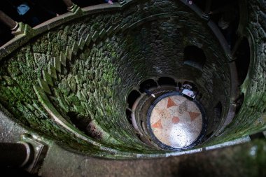 Regaleira Sarayı veya Quinta da Regaleira, Portekiz 'in Sintra şehrinde yer alan bir Gotik quinta.