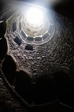 Regaleira Sarayı veya Quinta da Regaleira, Portekiz 'in Sintra şehrinde yer alan bir Gotik quinta.