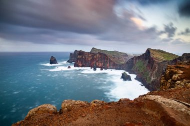 Madeira, Portekiz 'in kayalarıyla dolu dramatik kıyı şeridi