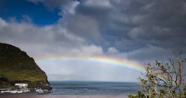 Madeira, Portekiz 'in kayalarıyla dolu dramatik kıyı şeridi