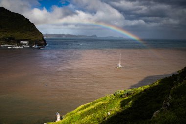 Madeira, Portekiz 'in kayalarıyla dolu dramatik kıyı şeridi