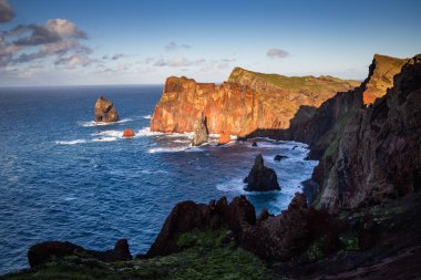 Madeira, Portekiz 'in kayalarıyla dolu dramatik kıyı şeridi