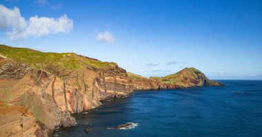 Madeira, Portekiz 'in kayalarıyla dolu dramatik kıyı şeridi