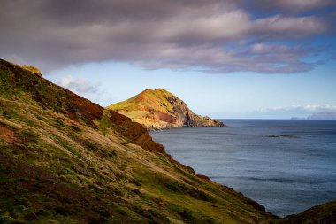 Madeira, Portekiz 'in kayalarıyla dolu dramatik kıyı şeridi